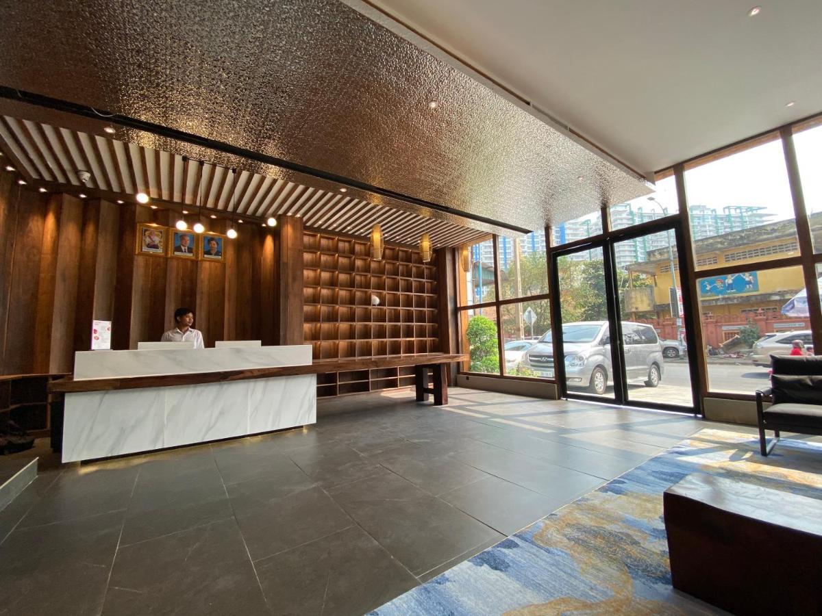 Yunfan Hotel Phnom-Penh Buitenkant foto